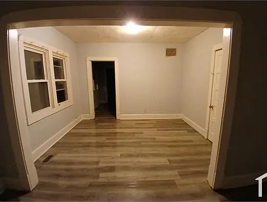 3529 Robson St — Photo 7