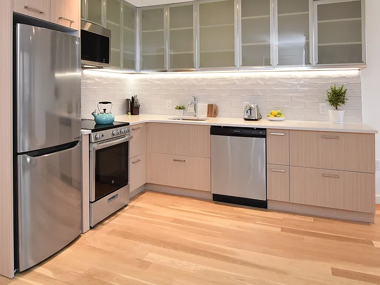 91 Attorney St #8D — Photo 2