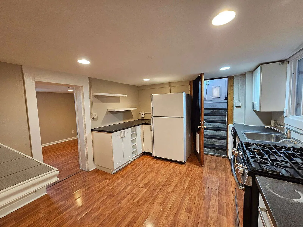 Building Photo - 366 N Washington St #2
