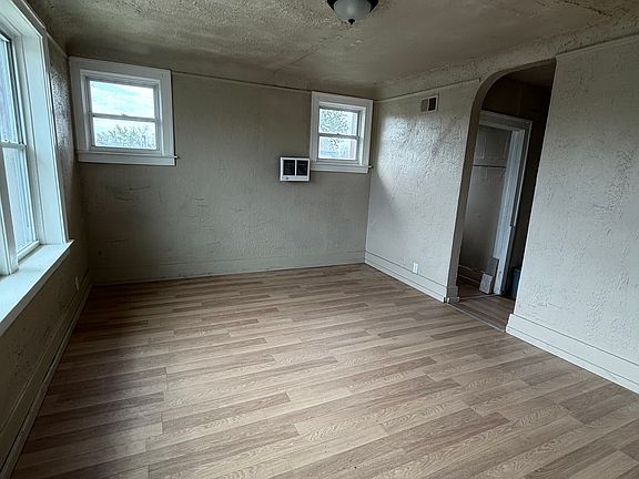 2nd image of 16853 Log Cabin St #6