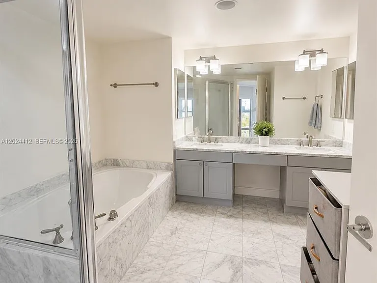 3640 Yacht Club Dr #1403 — Photo 12