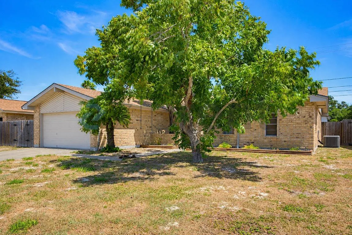 4 bed, 1525 sqft, $2,025 — Photo 2