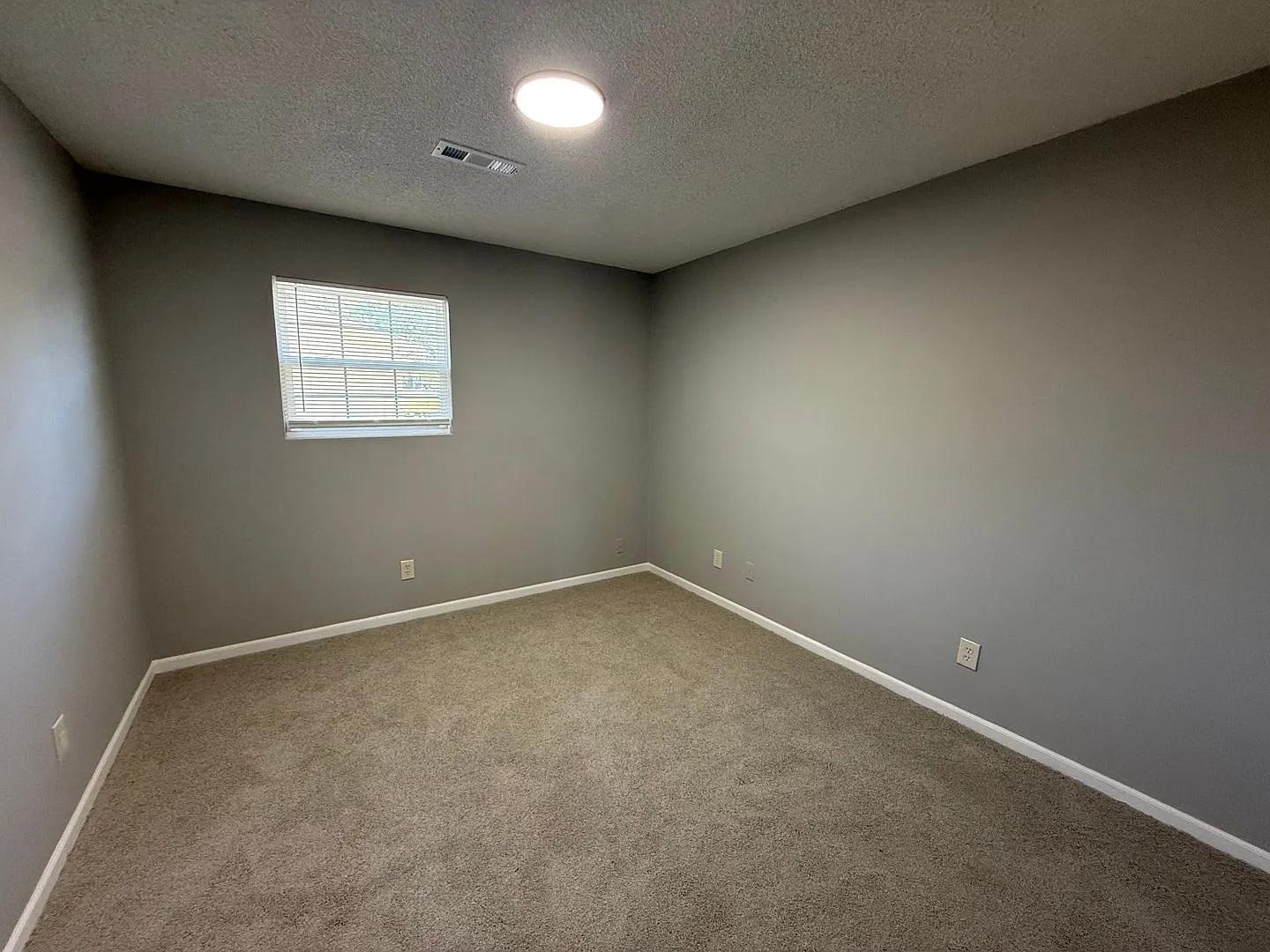 2-Bedroom / 1-Bath Duplex For Rent Spring Hill, Ks — Photo 2