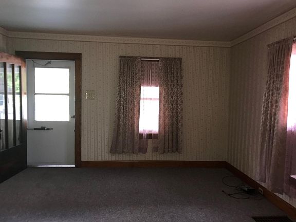 5th image of 130 S Crawford St