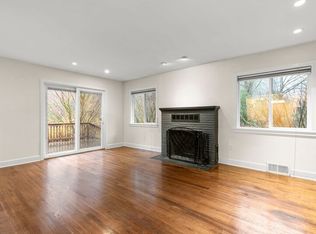 9702 SW Brookside Dr, Portland, OR 97225