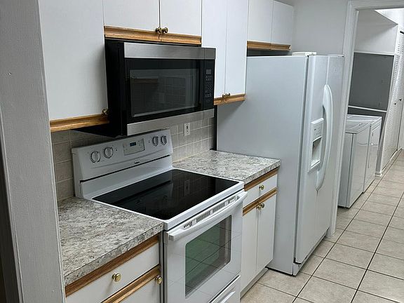 5th image of 4751 Berkshire Dr
