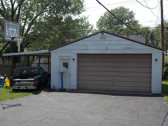 3rd image of 1991 Brentnell Ave
