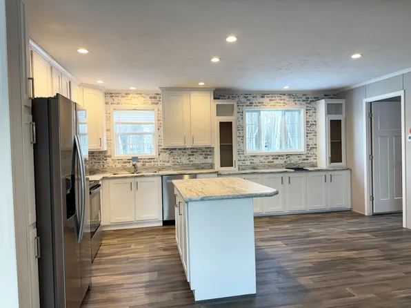 61 Water Street, Howland, ME 04448