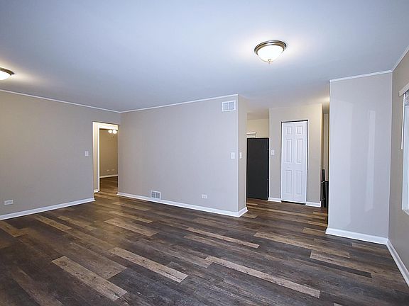 4th image of 512 Division St