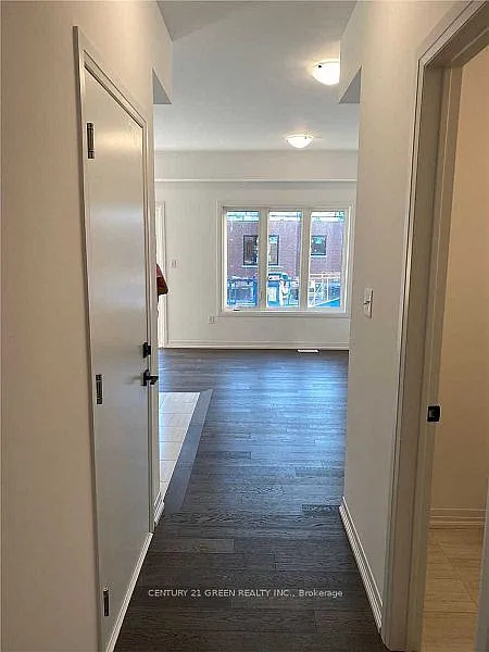 3 bed, $2,599 — Photo 4