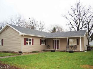 916 N George St, Clinton, IL 61727