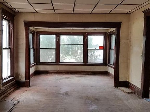 2nd image of 961 N Court St