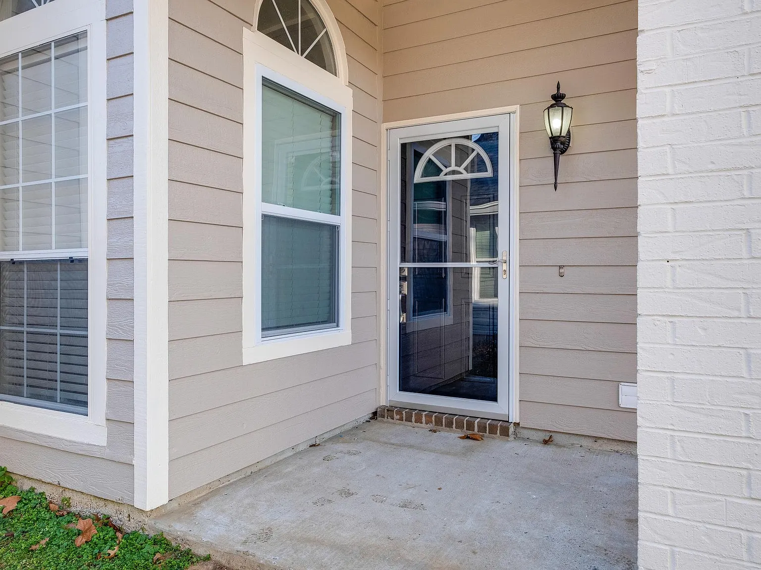 221 Steamboat Ct — Photo 3