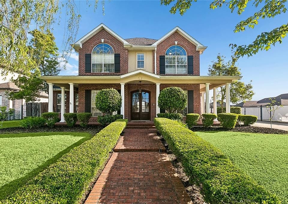 1st image of 221 Spring Rose Dr