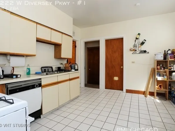 1222 W Diversey Pkwy #1, Chicago, IL 60614