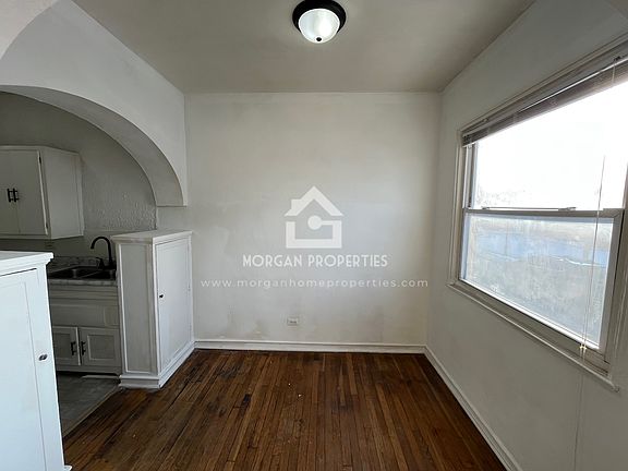 4th image of 1231 W Walnut St #112