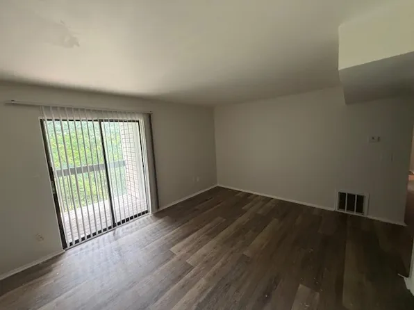 3745 Southway Dr SW APT 32, Roanoke, VA 24014