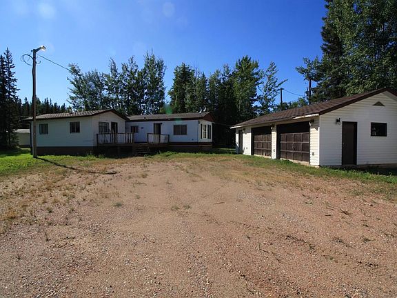 2nd image of 953 Bear Paw Cres