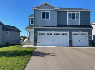 409 Moline Loop NW, Isanti, MN 55040