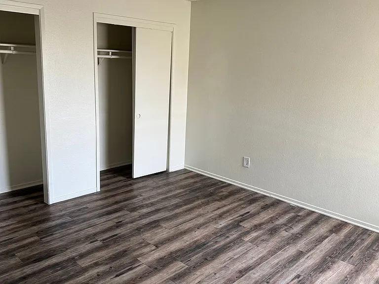 Coventry Place Apartments — Photo 10