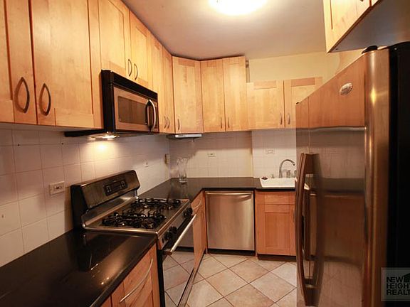 4th image of 251 Seaman Ave APT 1F