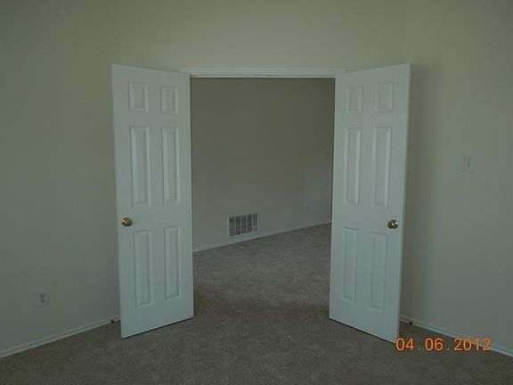2nd image of 609 Holbrooke St