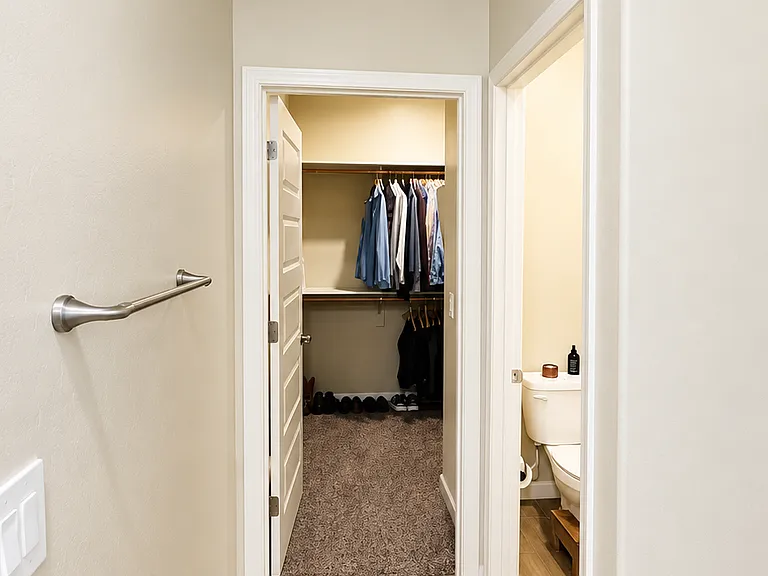 477 W Aberdeen Pl — Photo 13
