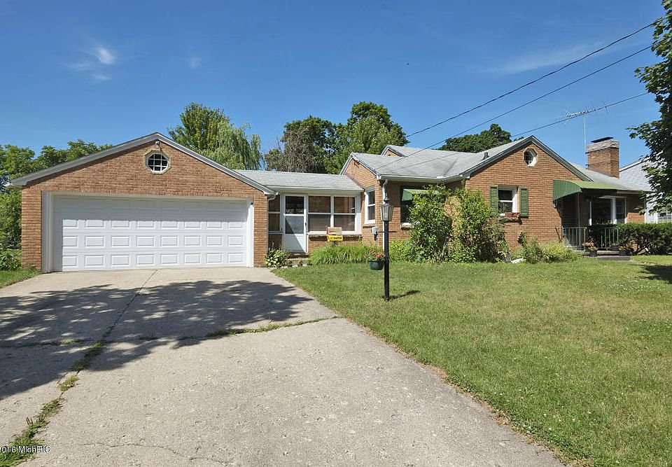1st image of 402 Oakhurst Ave
