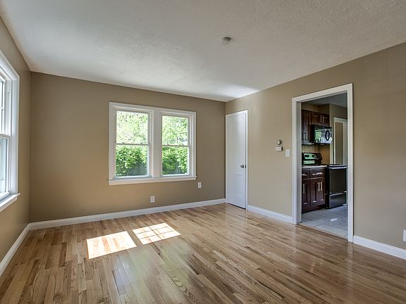 4th image of 1037 Omalley Cir