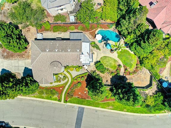 3rd image of 2053 Portsmouth Dr