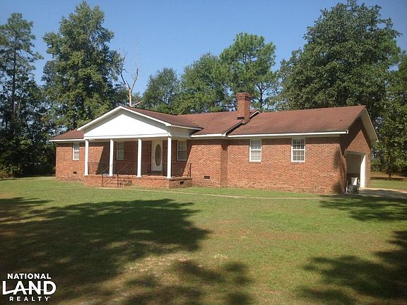 Front of Home With Garage