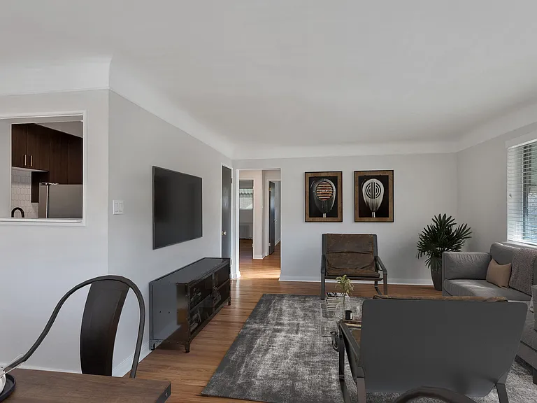 611 East 11th — Photo 16