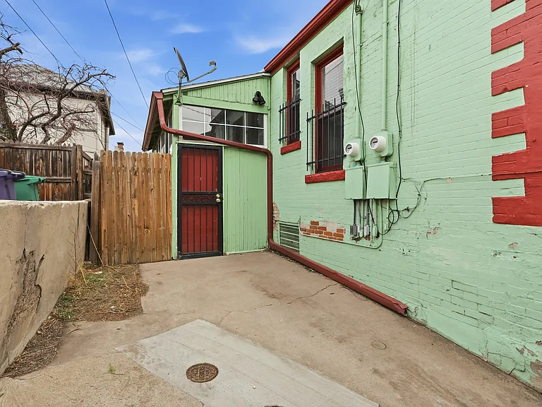 1121 E 6th Ave #1 — Photo 30