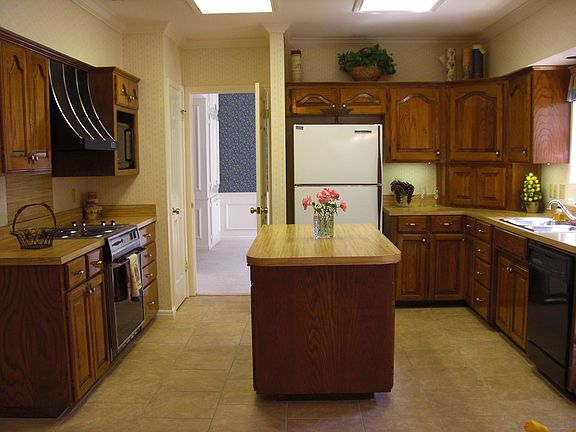 3rd image of 6714 Whitewing Dr