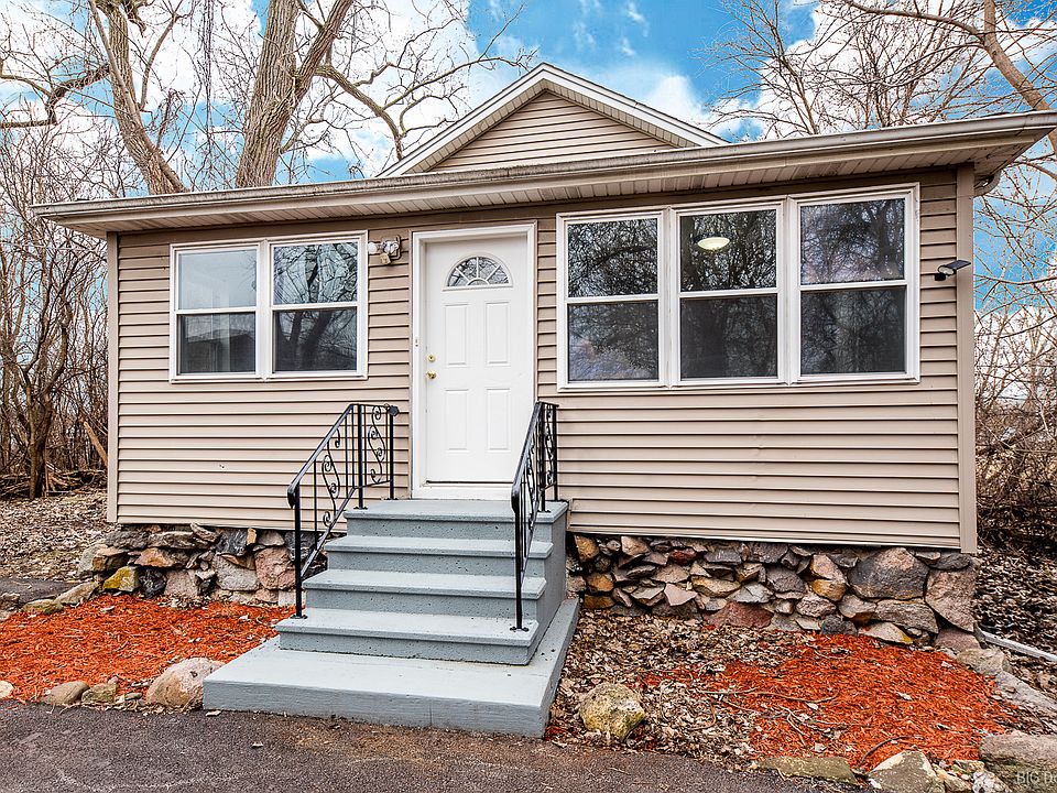 1st image of 3928 143rd St