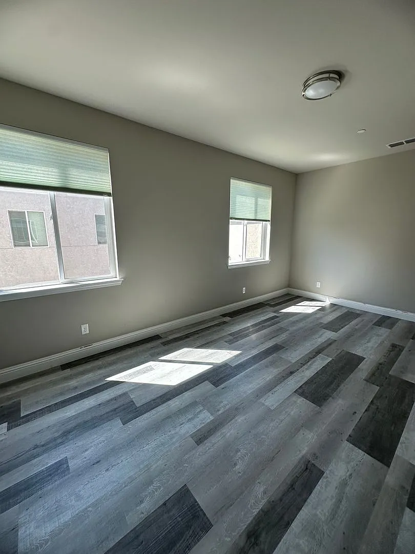 Large Four Bedroom Home In Salt Creek — Photo 4