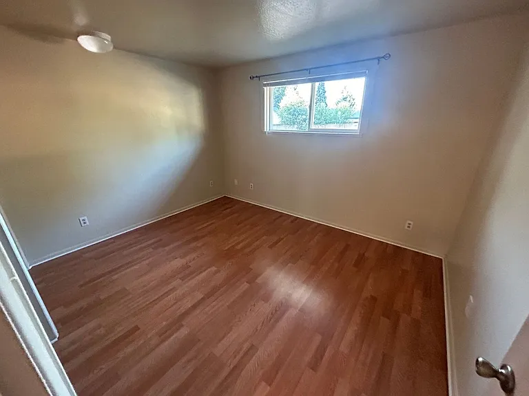 1501 Arthur St #4 — Photo 11