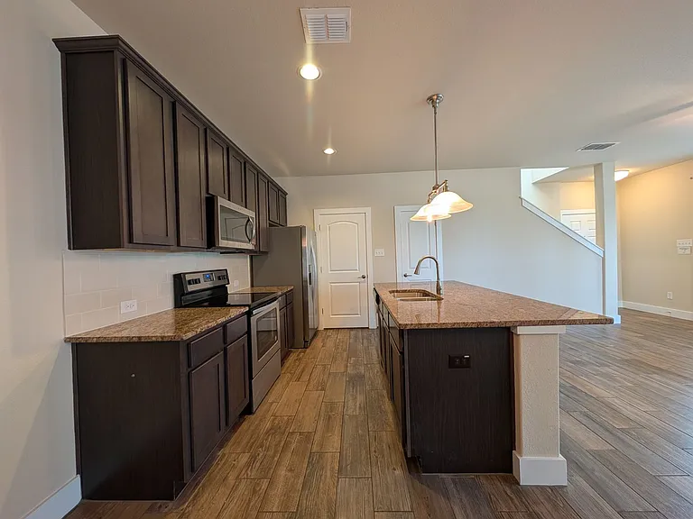 711 Gristmill Dr — Photo 9