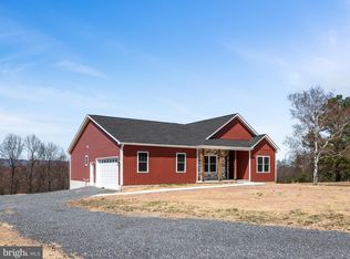34 Canoles Ln, Berkeley Springs, WV 25411
