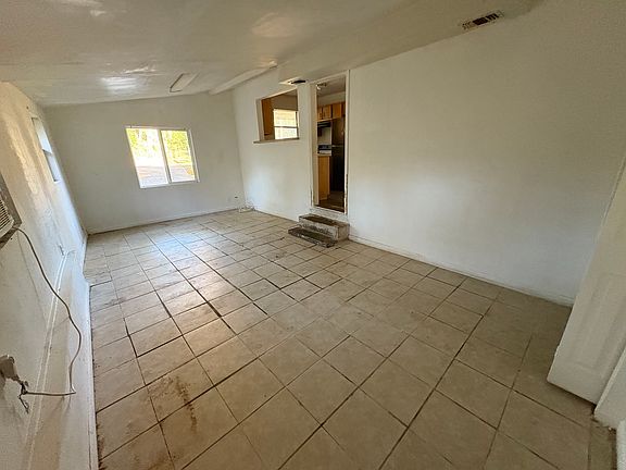 4th image of 1401 Kingford Ave