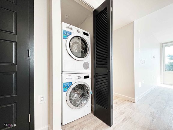 4th image of 188-11 Hillside Ave #704