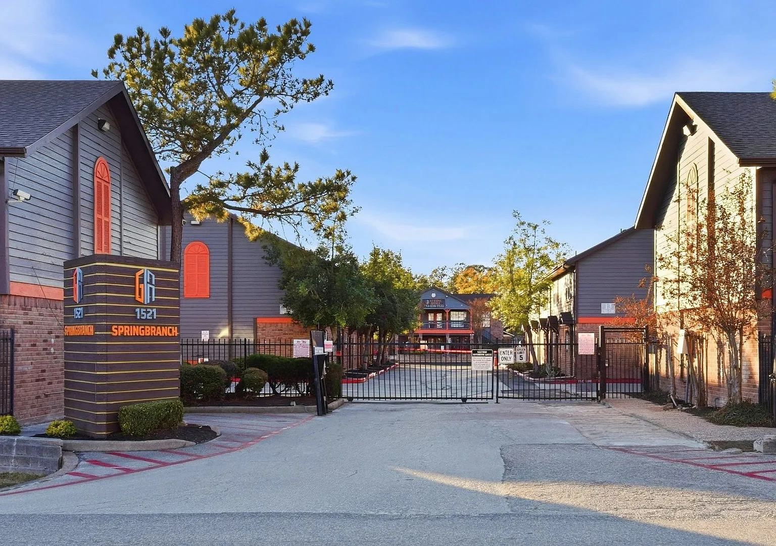 Gia @ Spring Branch — Photo 4