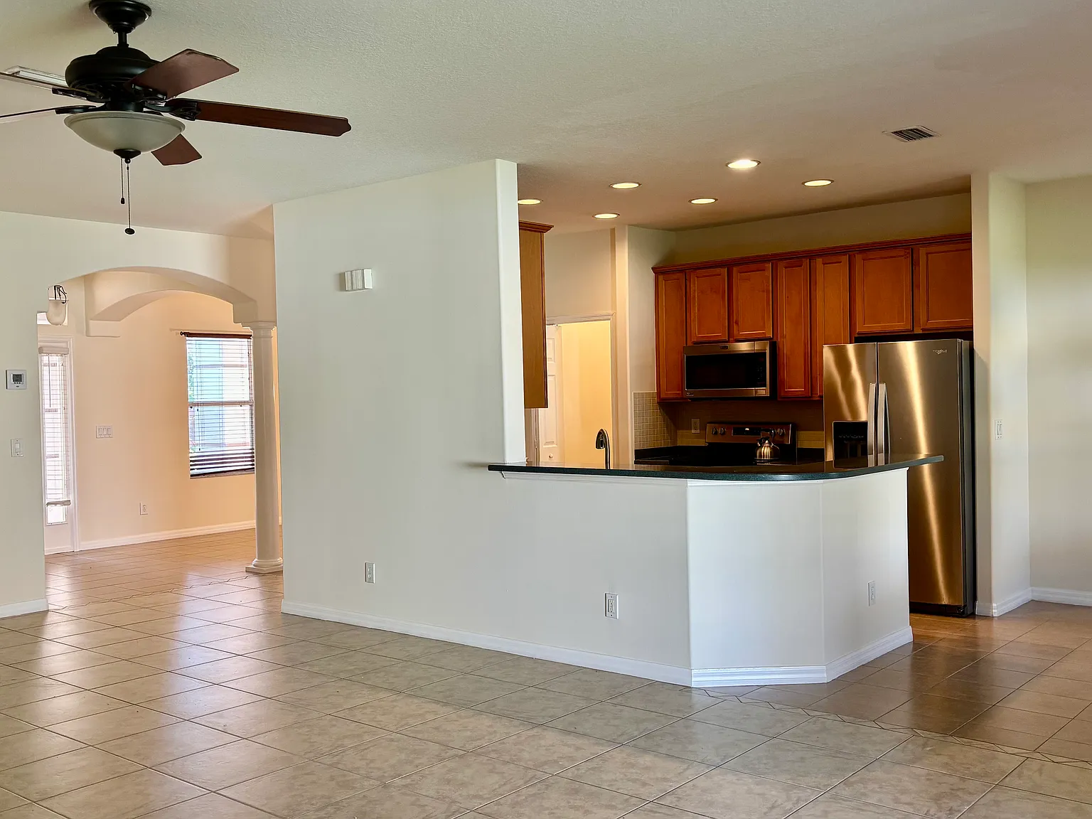 4 bed, 2343 sqft, $3,000 — Photo 4