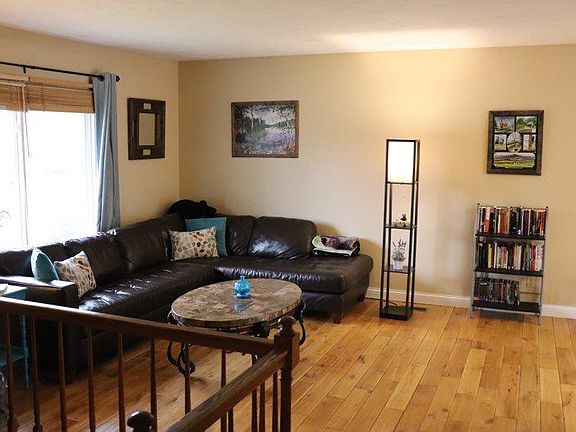 5th image of 1409 Essex Ct