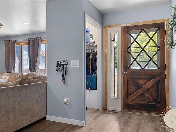 2nd image of 824 Troy Cir