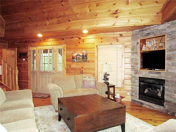 4th image of 303 James Way