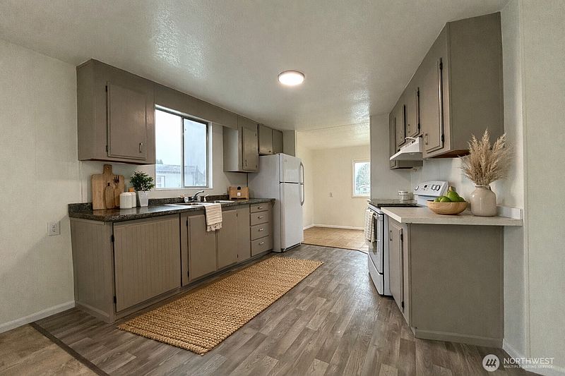 3rd image of 11901 55th Avenue NE #5