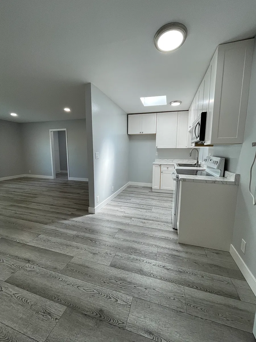 Building Photo - 7251 Amigo Ave #18