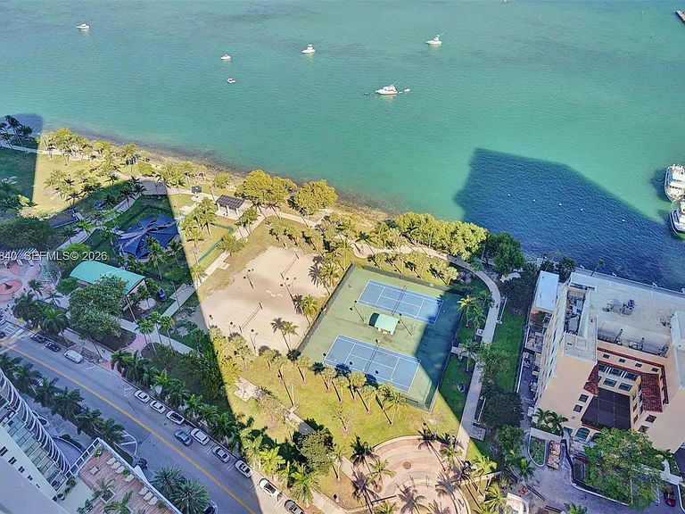 1750 N Bayshore Dr #3802 — Photo 29