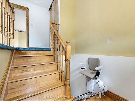 3rd image of 20 McFeeters Cres